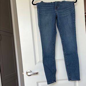 Blue Skinny Jeans with Modern Fit